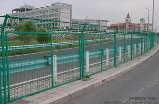 防眩网与公路护栏网 高速公路安全与防眩的重要设施